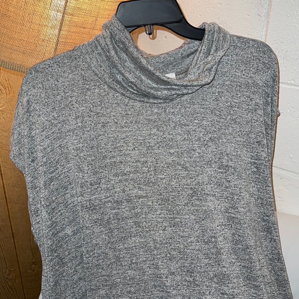 CHICOS COMFY TOP